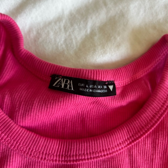 2 tank tops - Picture 2 of 3